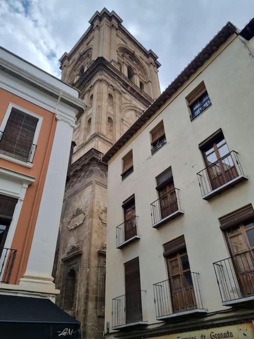 Exclusividad A Pie De La Torre De La Catedral Apartment Granada Bagian luar foto